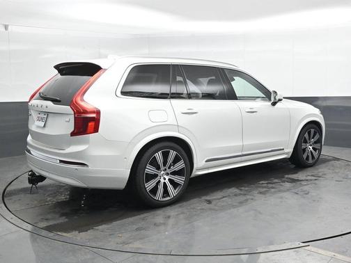 Crystal White Metallic 2024 Volvo XC90 Recharge Plug-In Hybrid T8 Ultimate 6-Seater
