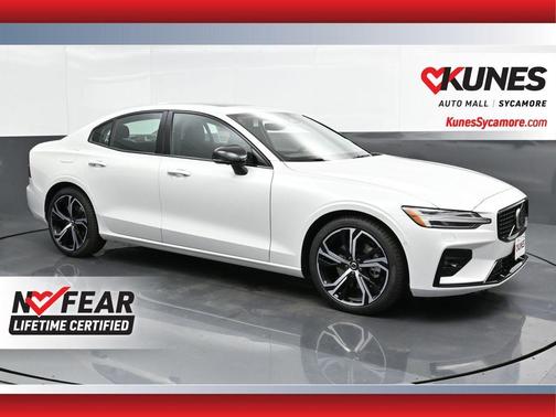 2025 Volvo S60 B5 Plus