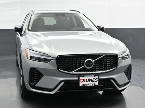 2024 Volvo XC60 Recharge Plug-In Hybrid T8 Plus Dark Theme