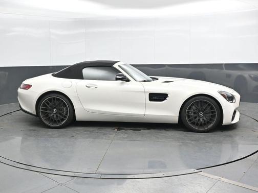 designo Diamond White Metallic 2018 Mercedes-Benz AMG GT Base