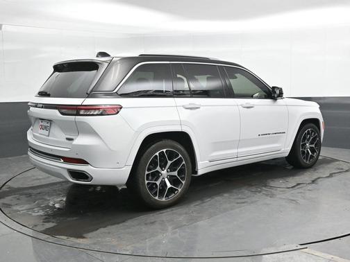 Bright White Clearcoat 2022 Jeep Grand Cherokee 4xe Summit