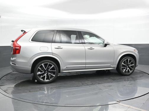 2024 Volvo XC90 B5 Plus Bright Theme