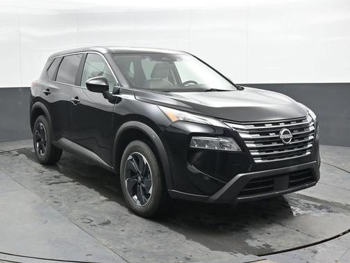 Super Black 2025 Nissan Rogue SV