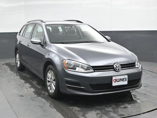 2016 Volkswagen Golf SportWagen S
