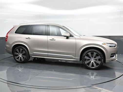 2025 Volvo XC90 B6 Ultra
