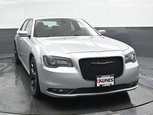 2021 Chrysler 300 S