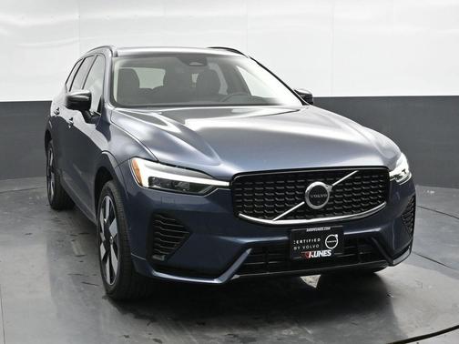2025 Volvo XC60 Plug-In Hybrid T8 Plus
