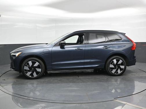 2025 Volvo XC60 Plug-In Hybrid T8 Plus
