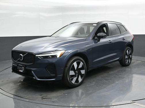2025 Volvo XC60 Plug-In Hybrid T8 Plus