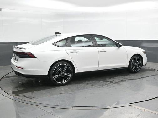 Platinum White Pearl 2026 Honda Accord Hybrid Sport
