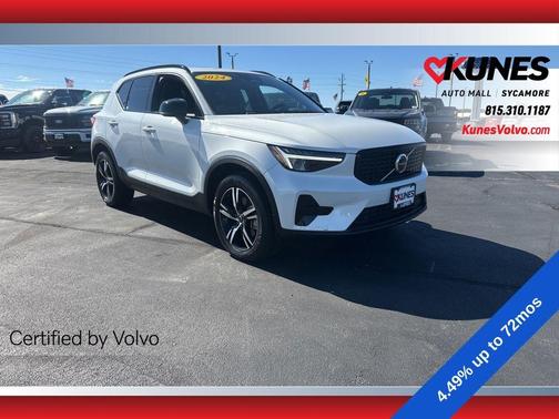 2024 Volvo XC40 B5 Core