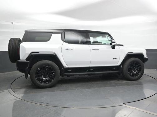 White 2025 GMC HUMMER EV SUV 3X