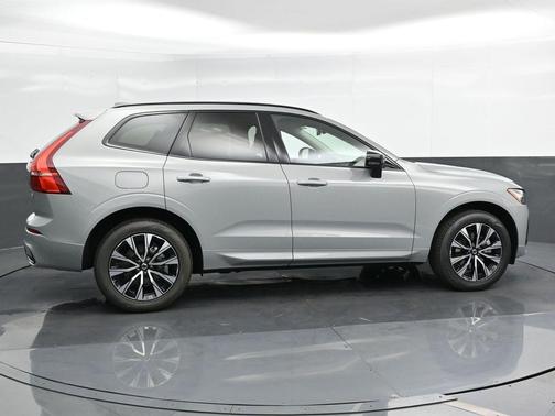 2025 Volvo XC60 B5 Core