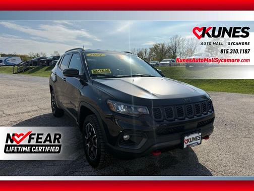 Diamond Black 2024 Jeep Compass Trailhawk