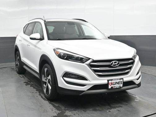Winter White 2017 Hyundai TUCSON Value