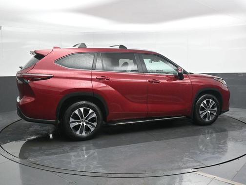 2024 Toyota Highlander Hybrid XLE