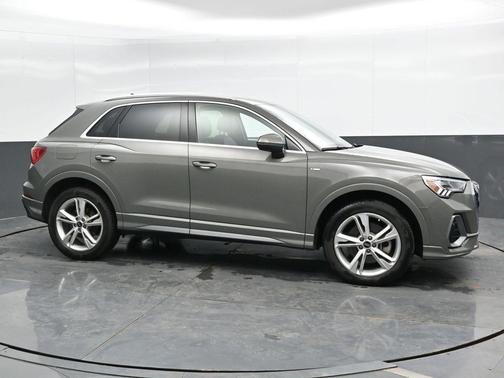 2023 Audi Q3 45 S line Premium