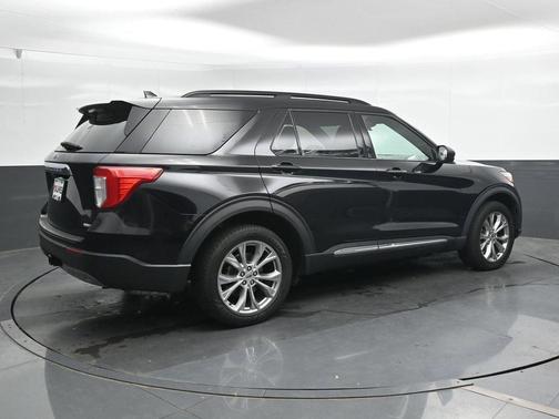 Black Metallic 2020 Ford Explorer XLT