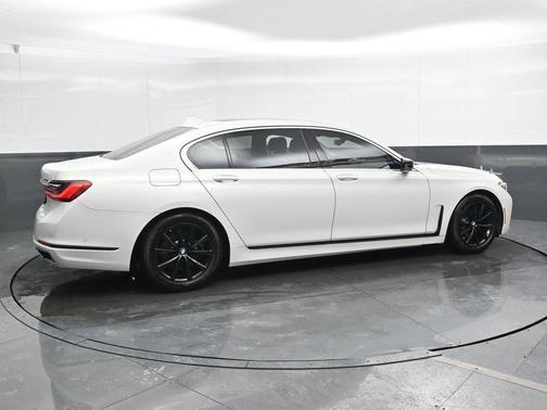 2021 BMW 740 i xDrive