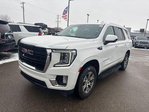 Summit White 2024 GMC Yukon SLE
