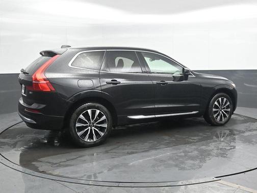 Black 2023 Volvo XC60 B5 Plus Bright Theme