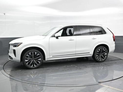 2025 Volvo XC90 B5 Plus 7-Seater