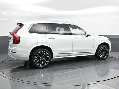 2025 Volvo XC90 B5 Plus 7-Seater