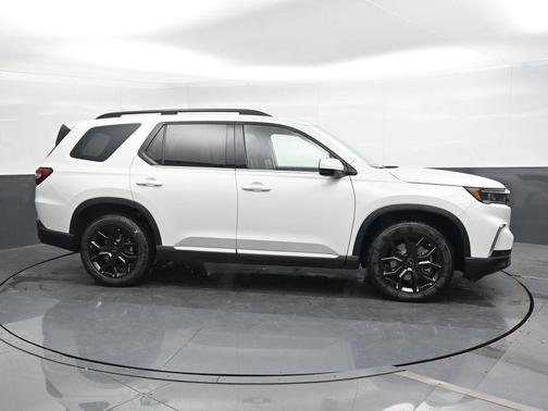 2025 Honda Pilot Touring+