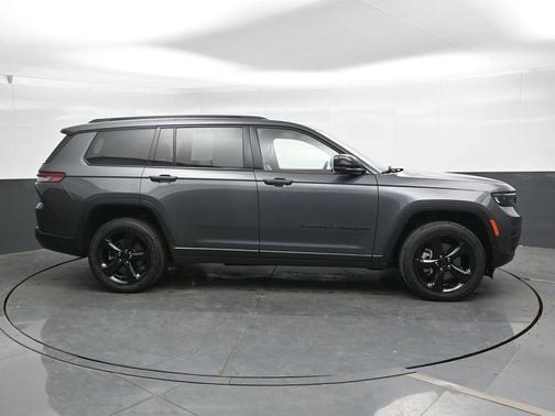 Metallic 2023 Jeep Grand Cherokee L Laredo