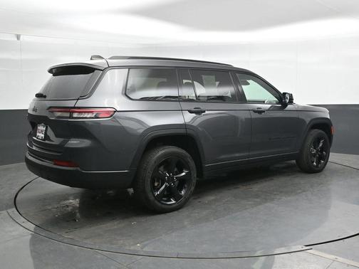 Metallic 2023 Jeep Grand Cherokee L Laredo
