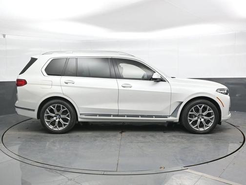 Mineral White Metallic 2020 BMW X7 xDrive40i