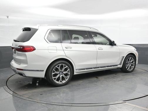 Mineral White Metallic 2020 BMW X7 xDrive40i