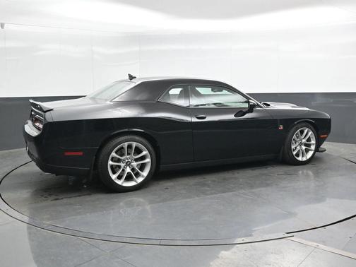Pitch Black Clearcoat 2022 Dodge Challenger R/T Scat Pack