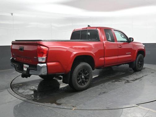 Barcelona Red Metallic 2016 Toyota Tacoma SR5