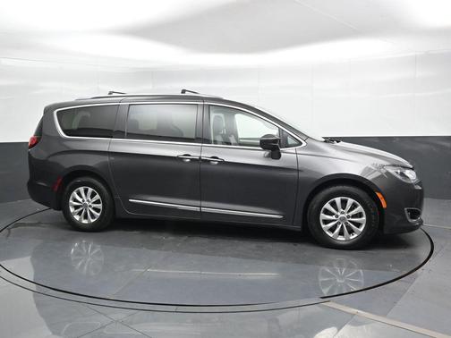 2018 Chrysler Pacifica Touring-L Plus