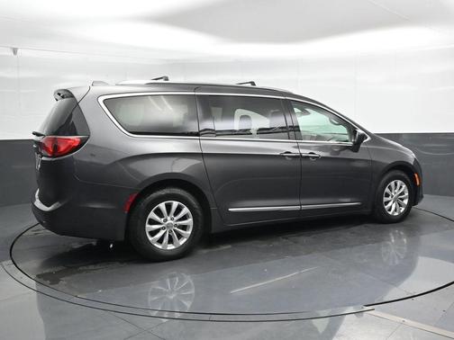 2018 Chrysler Pacifica Touring-L Plus
