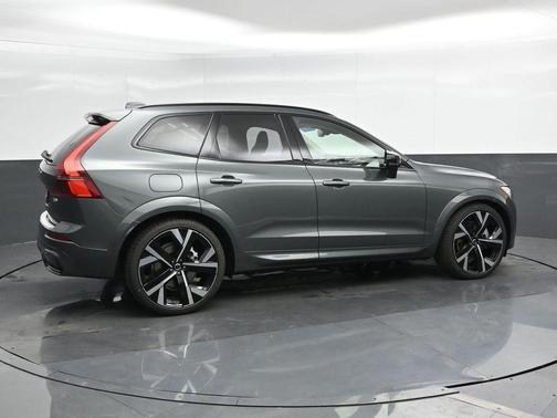2026 Volvo XC60 T8 ULTRA