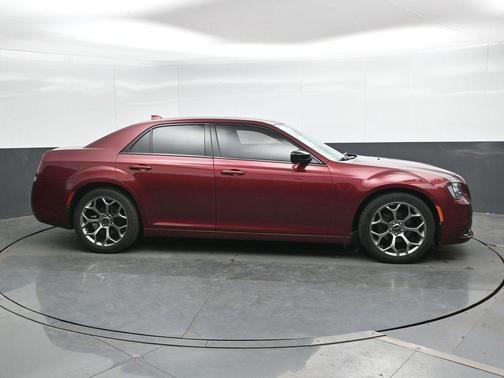 Velvet Red Pearlcoat 2018 Chrysler 300 Touring