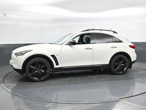 2016 INFINITI QX70 Base