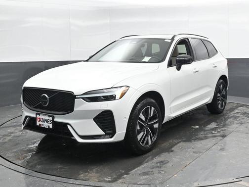 2026 Volvo XC60 B5 Plus