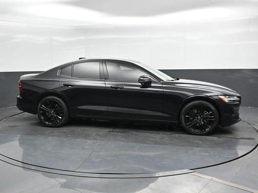 2024 Volvo S60 B5 Plus Black Edition