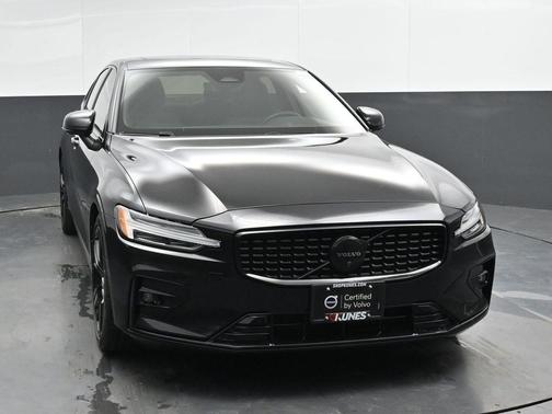 2024 Volvo S60 B5 Plus Black Edition