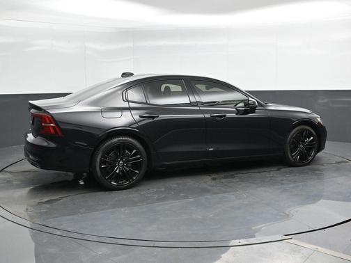 2024 Volvo S60 B5 Plus Black Edition