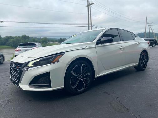 2023 Nissan Altima SR FWD