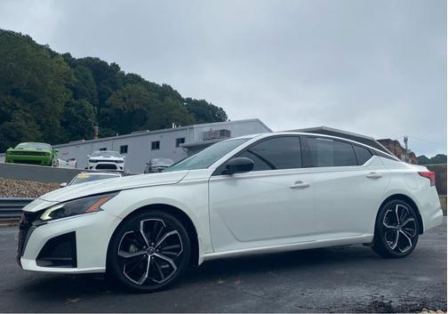 2023 Nissan Altima SR FWD