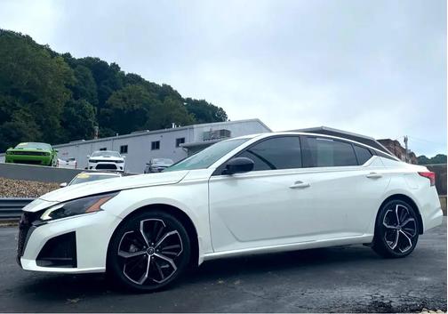 2023 Nissan Altima SR FWD