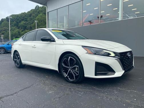 2023 Nissan Altima SR FWD