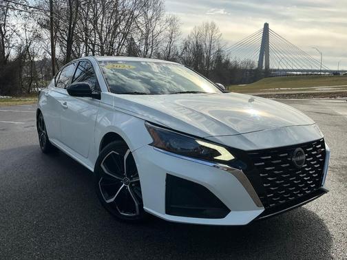 2023 Nissan Altima SR FWD