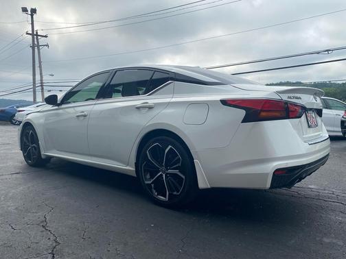 2023 Nissan Altima SR FWD