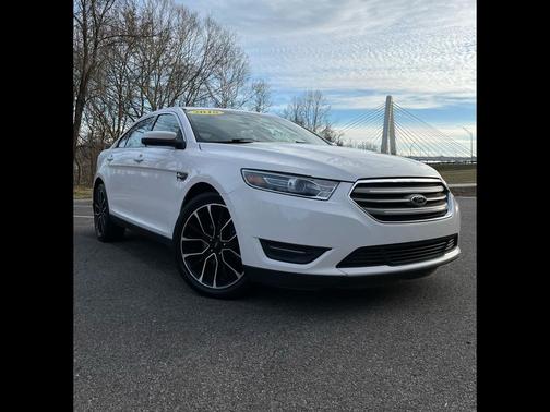 2018 Ford Taurus SEL